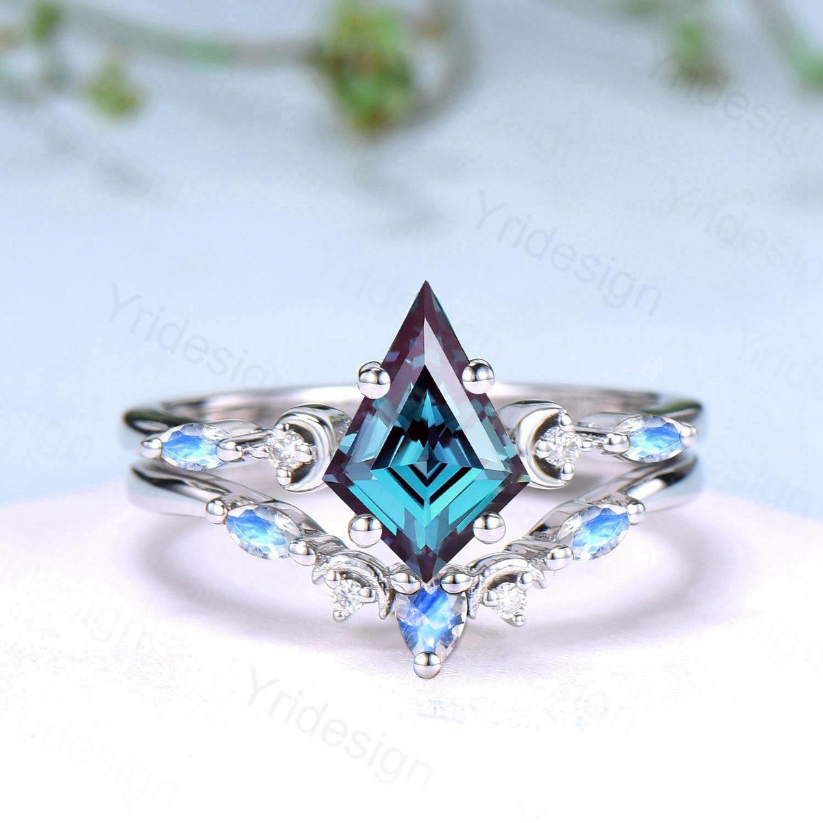 Vintage kite cut alexandrite ring Five Stone crescent moon June birthstone engagement ring Moonstone bridal wedding set anniversary gifts