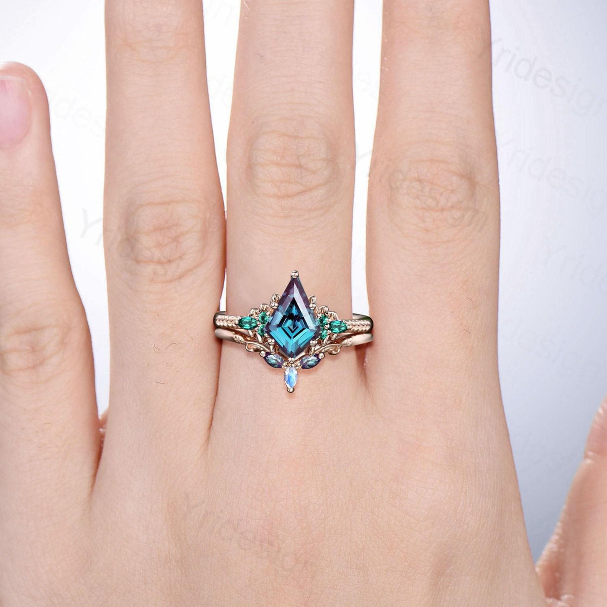 Unique Kite Cut Alexandrite Engagement Ring Set Sapphire Moonstone Wedding Set Vintage June Birthstone Stacking Band Bridal Set for Women