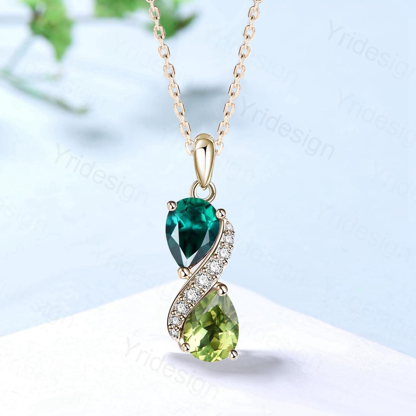 Unique Peridot Emerald Pendant Necklace Women Alternative Moissanite Green Crystal Necklace Snake Promise Gift pear shaped pendant for mom