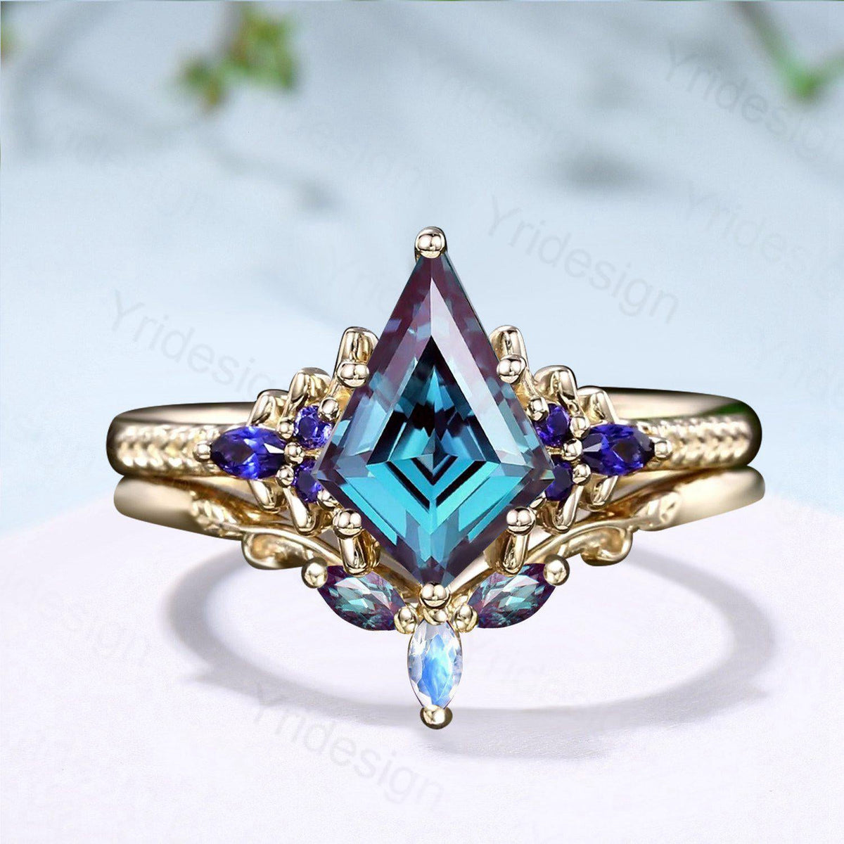 Unique Kite Cut Alexandrite Engagement Ring Set Sapphire Moonstone Wedding Set Vintage June Birthstone Stacking Band Bridal Set for Women