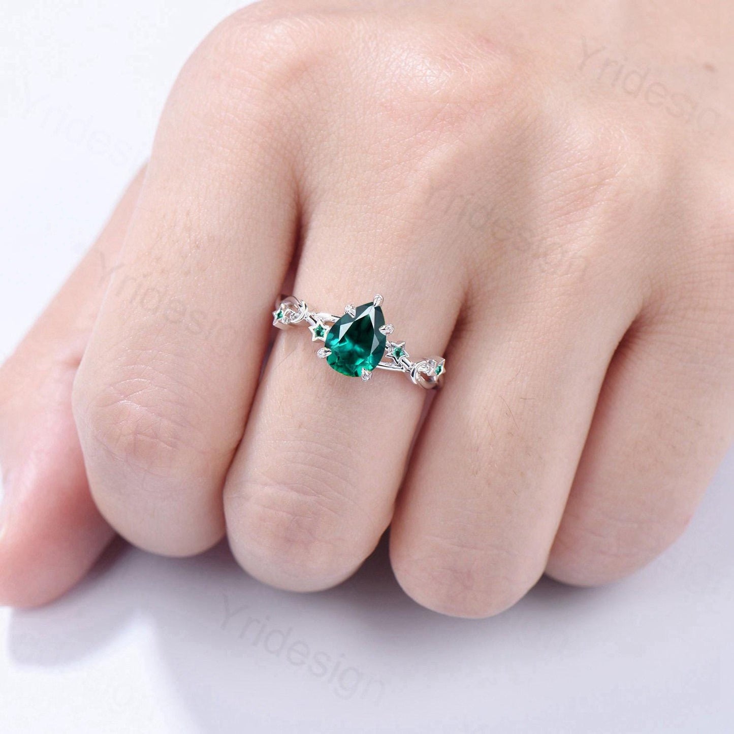 Vintage Pear Shaped Emerald Engagement Ring Moon Star Cluster Amethyst Wedding Ring Silver White Gold May Birthstone Leaves Vine Prong Ring