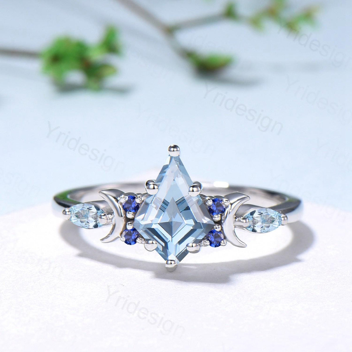 Vintage Aquamarine ring set Unique kite cut aquamarine moon star engagement ring set Elegant March birthstone sapphire wedding set for women