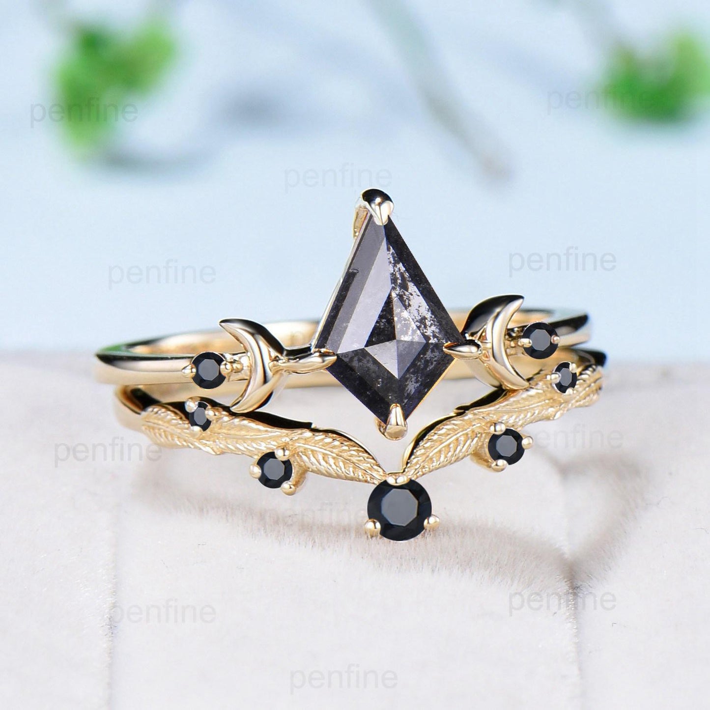 Three Stone kite Cut Salt and Pepper Diamond Engagement Ring Set Yellow Gold Black Spinel Moon Promise ring 2pcs Bridal Wedding Gift For Her