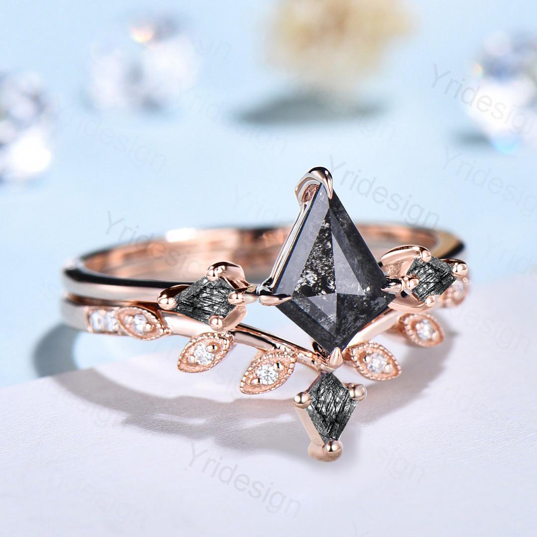 Three Stone kite Cut Salt and Pepper Diamond Engagement Ring Set Minimalist Black Rutilated Quartz Promise Ring 2pcs Bridal Wedding Gifts