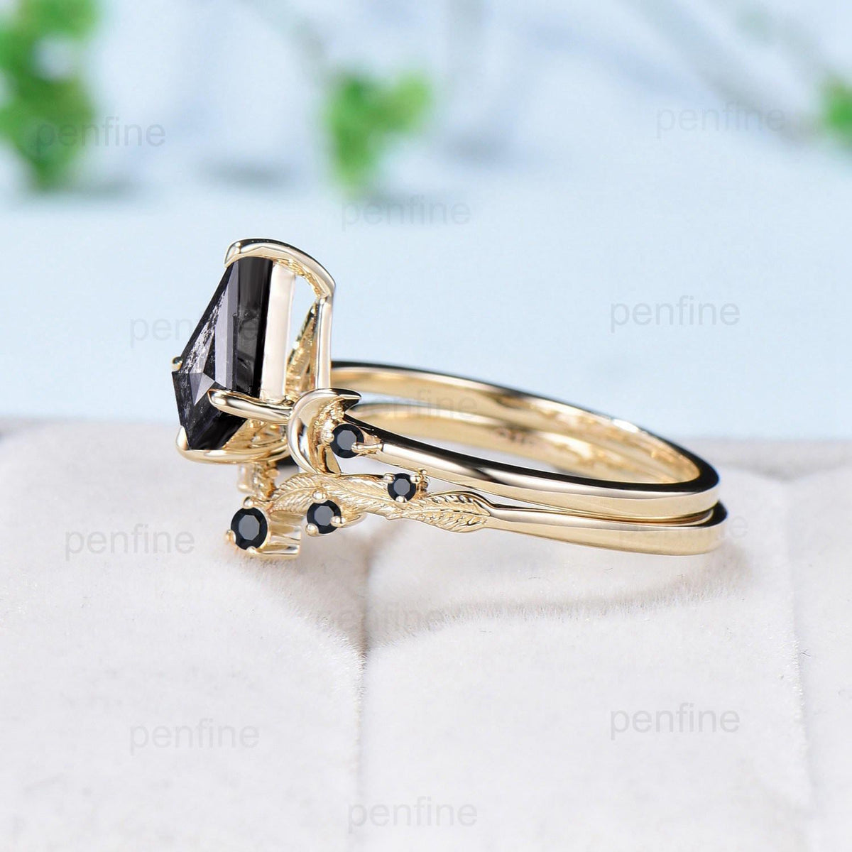 Three Stone kite Cut Salt and Pepper Diamond Engagement Ring Set Yellow Gold Black Spinel Moon Promise ring 2pcs Bridal Wedding Gift For Her