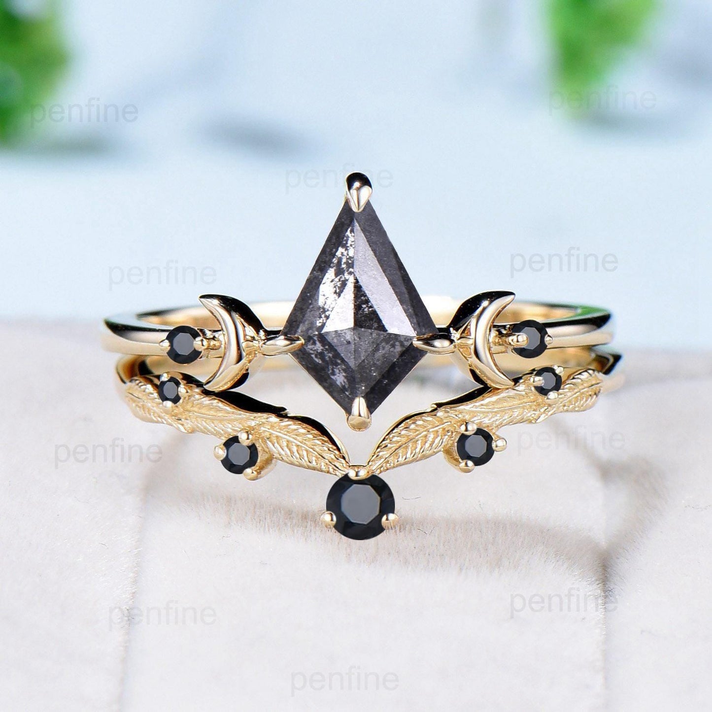 Three Stone kite Cut Salt and Pepper Diamond Engagement Ring Set Yellow Gold Black Spinel Moon Promise ring 2pcs Bridal Wedding Gift For Her
