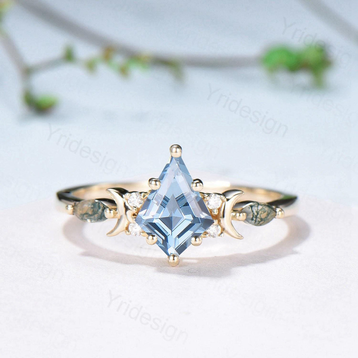 Vintage Kite Cut Natural Aquamarine Engagement Ring Set Yellow Gold Moon Star Cluster Moss Agate Wedding Ring Elegant March Birthstone Ring