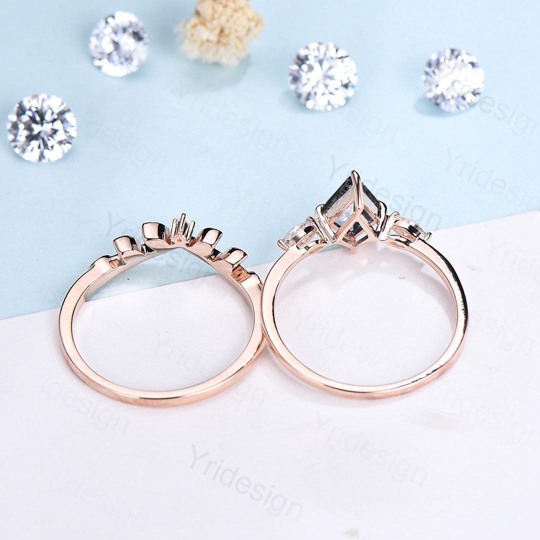 Three Stone kite Cut Salt and Pepper Diamond Engagement Ring Set Minimalist Black Rutilated Quartz Promise Ring 2pcs Bridal Wedding Gifts