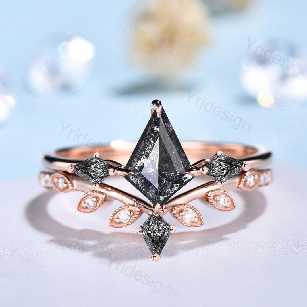 Three Stone kite Cut Salt and Pepper Diamond Engagement Ring Set Minimalist Black Rutilated Quartz Promise Ring 2pcs Bridal Wedding Gifts