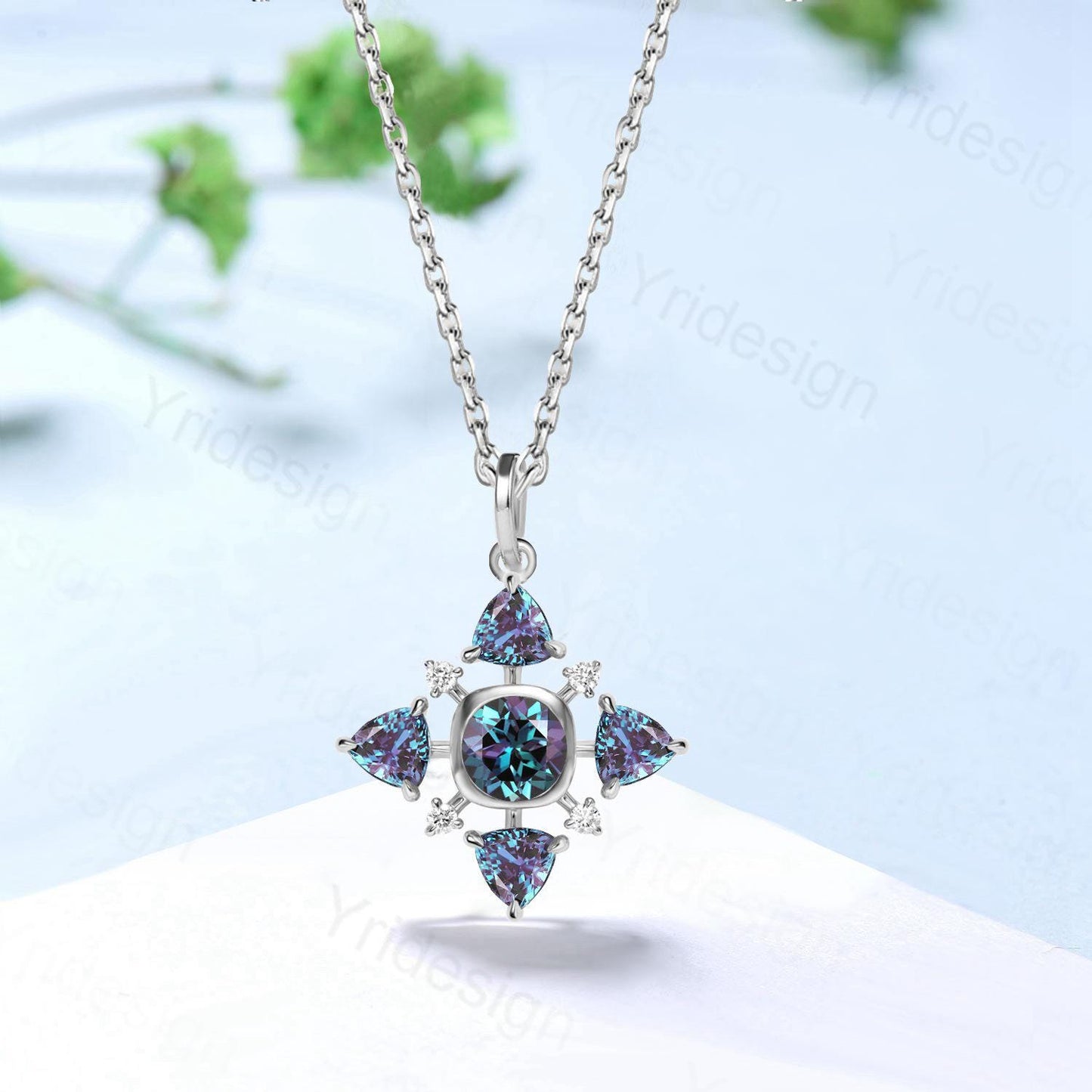 Mesmerizing Color-Shift Alexandrite Star Necklace - Rose Gold Geometric Pendant with Triangular Gemstones, Celestial Statement Jewelry