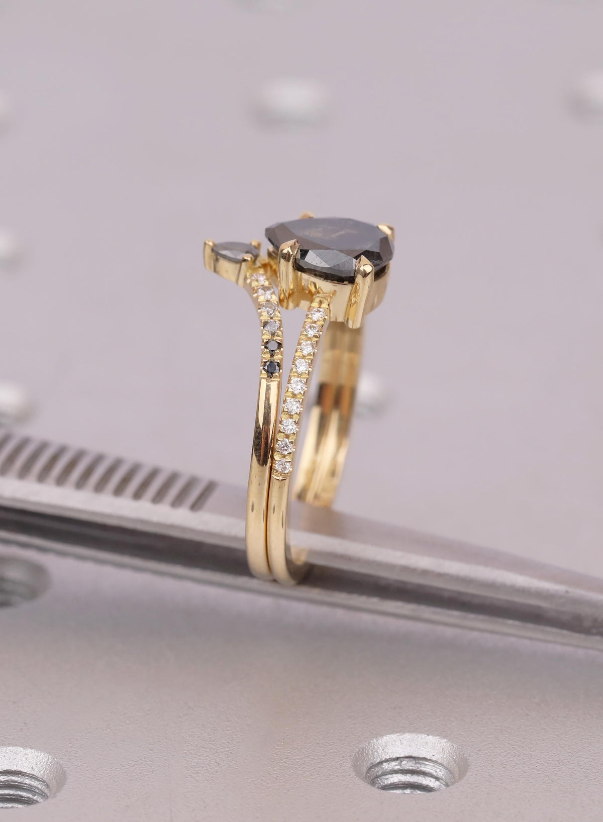 Unique Bridal Set with Pear Salt and Pepper Diamond, Lab Grown Diamond Band, Ethical 18K Yellow Gold Engagement Ring, Ombre Diamond Set