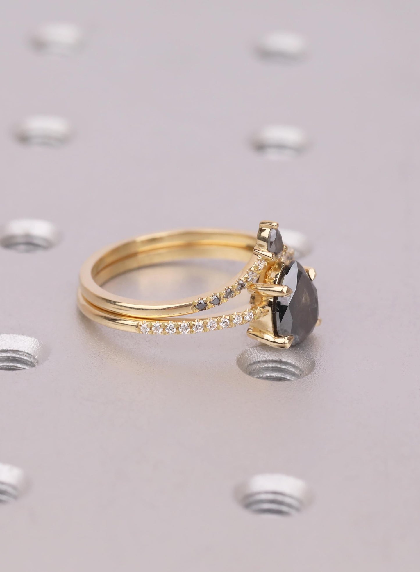 Unique Bridal Set with Pear Salt and Pepper Diamond, Lab Grown Diamond Band, Ethical 18K Yellow Gold Engagement Ring, Ombre Diamond Set