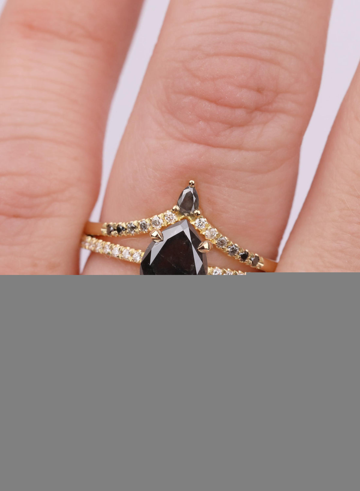 Pear Salt and Pepper Diamond Bridal Set, Natural Diamond Band, Vintage 18K Gold Engagement Ring, Unique Ombre Diamond Matching Ring Set