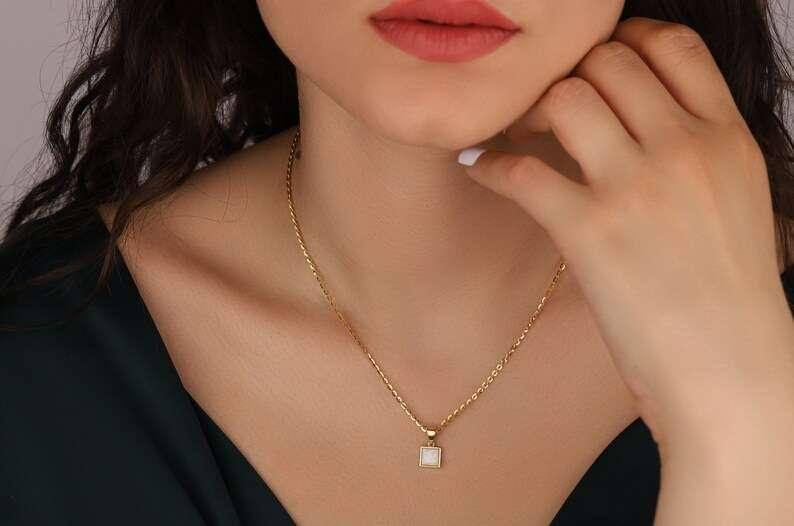 Beautiful 1 Carat Opal Solitaire Pendant Necklace