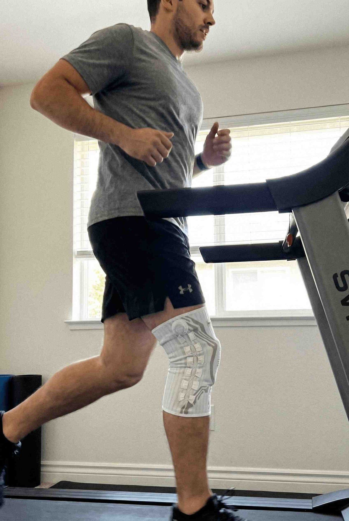 KinetiLock Knee Brace
