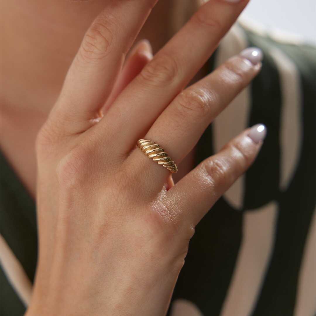 Croissant Ring in 14k Gold