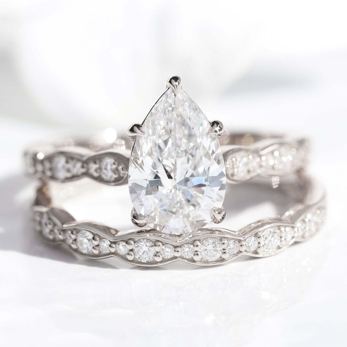 Lyra's Spark | 2CT Classic Pear Diamond Bridal Set 2pcs