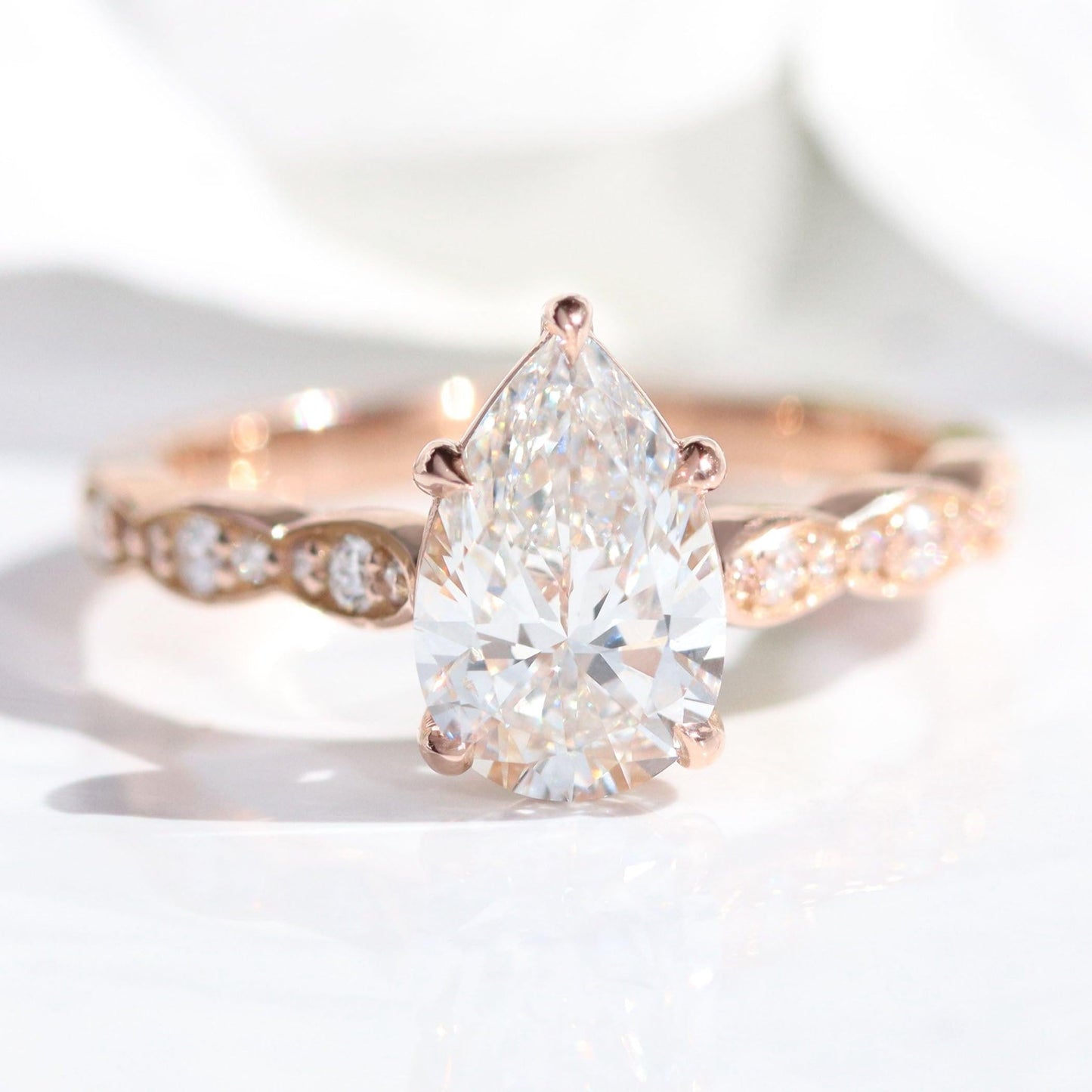 Lyra's Spark | 2CT Classic Pear Diamond Bridal Set 2pcs