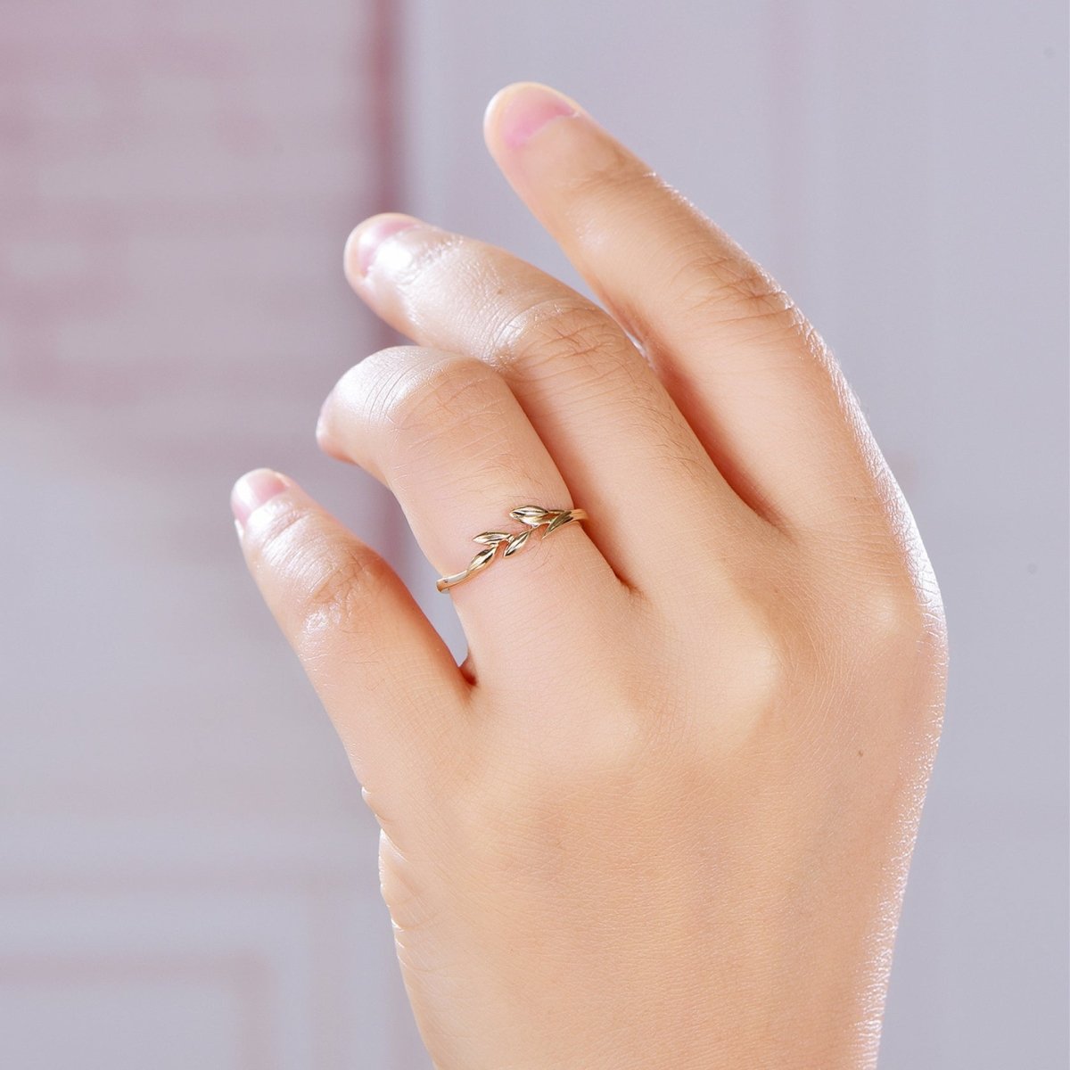 14K Gold Leaf Ring – Nature-Inspired Leaf Band for Everyday Elegance or Wedding