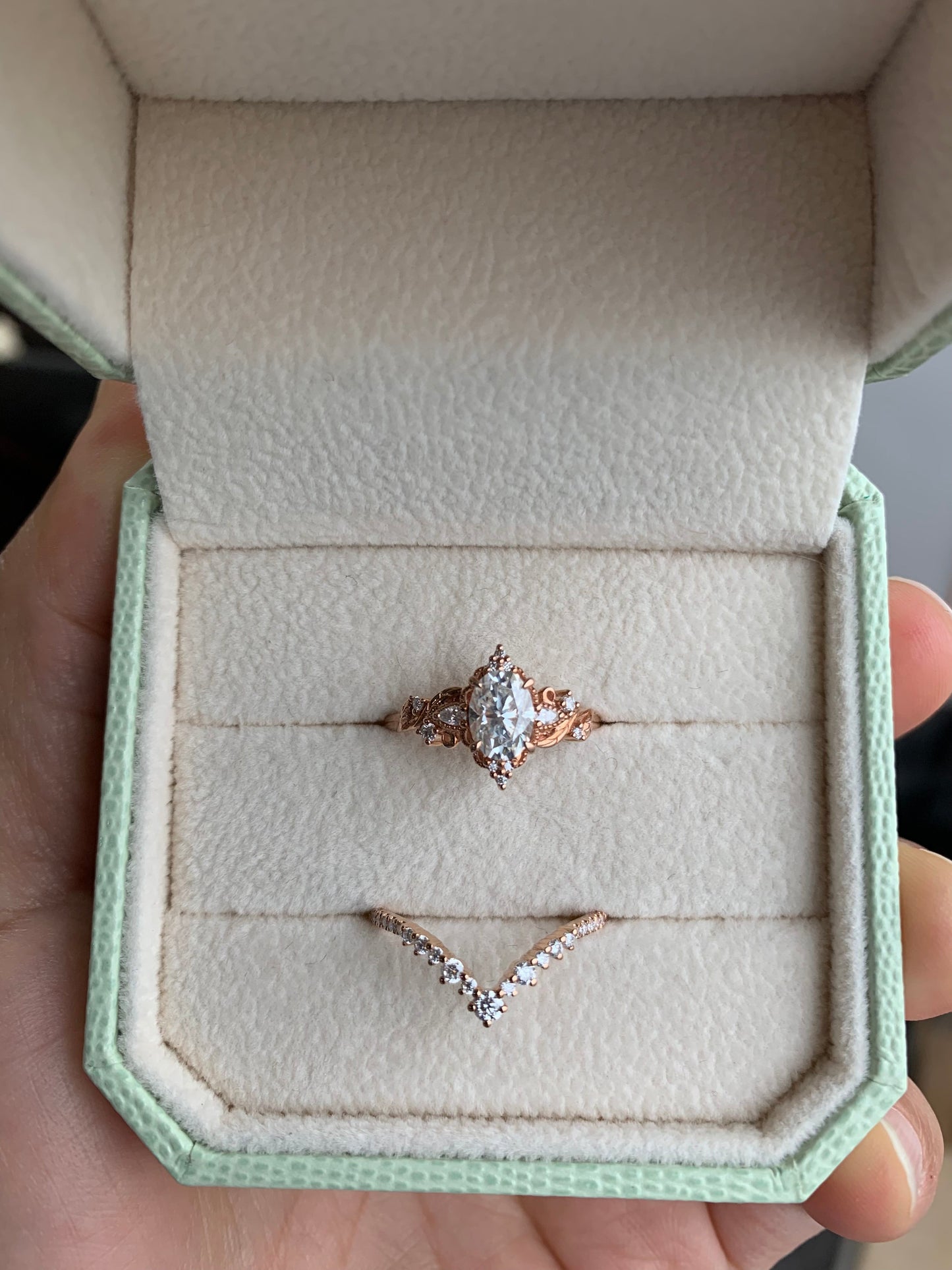 Oval Cut Moissanite Leaf Engagement Ring Set 2pcs