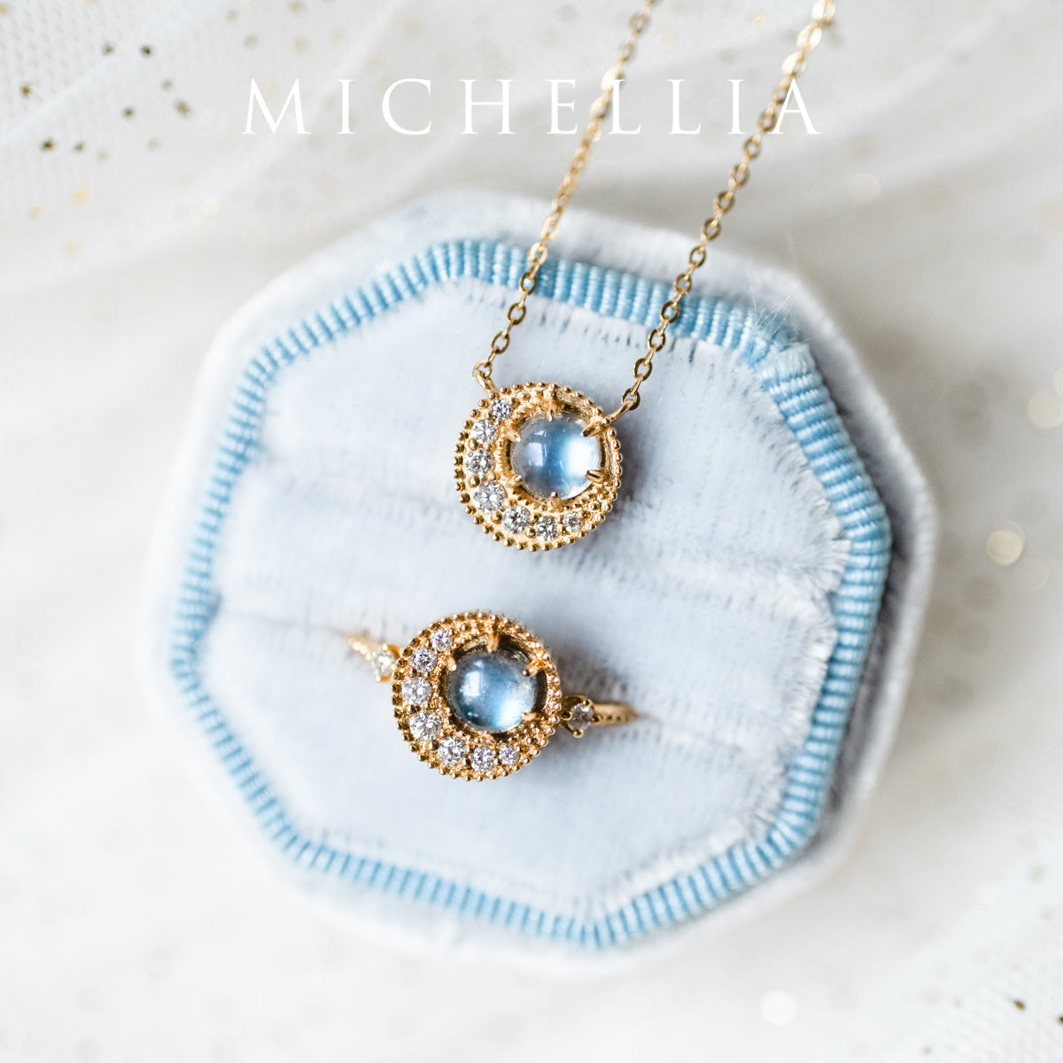 [Luna] Crescent Moon Necklace in Australian Opal