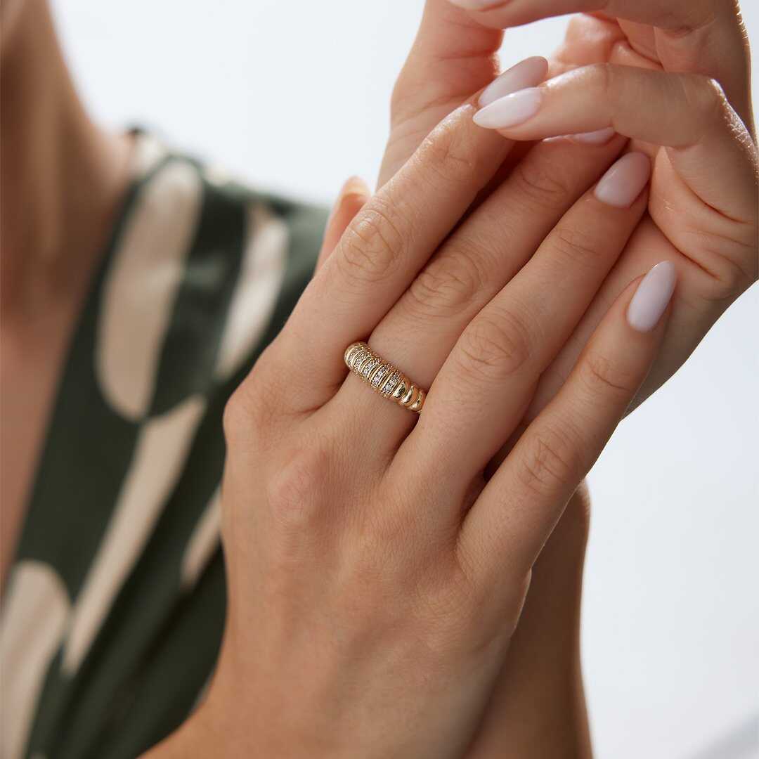 14k Gold Croissant Ring