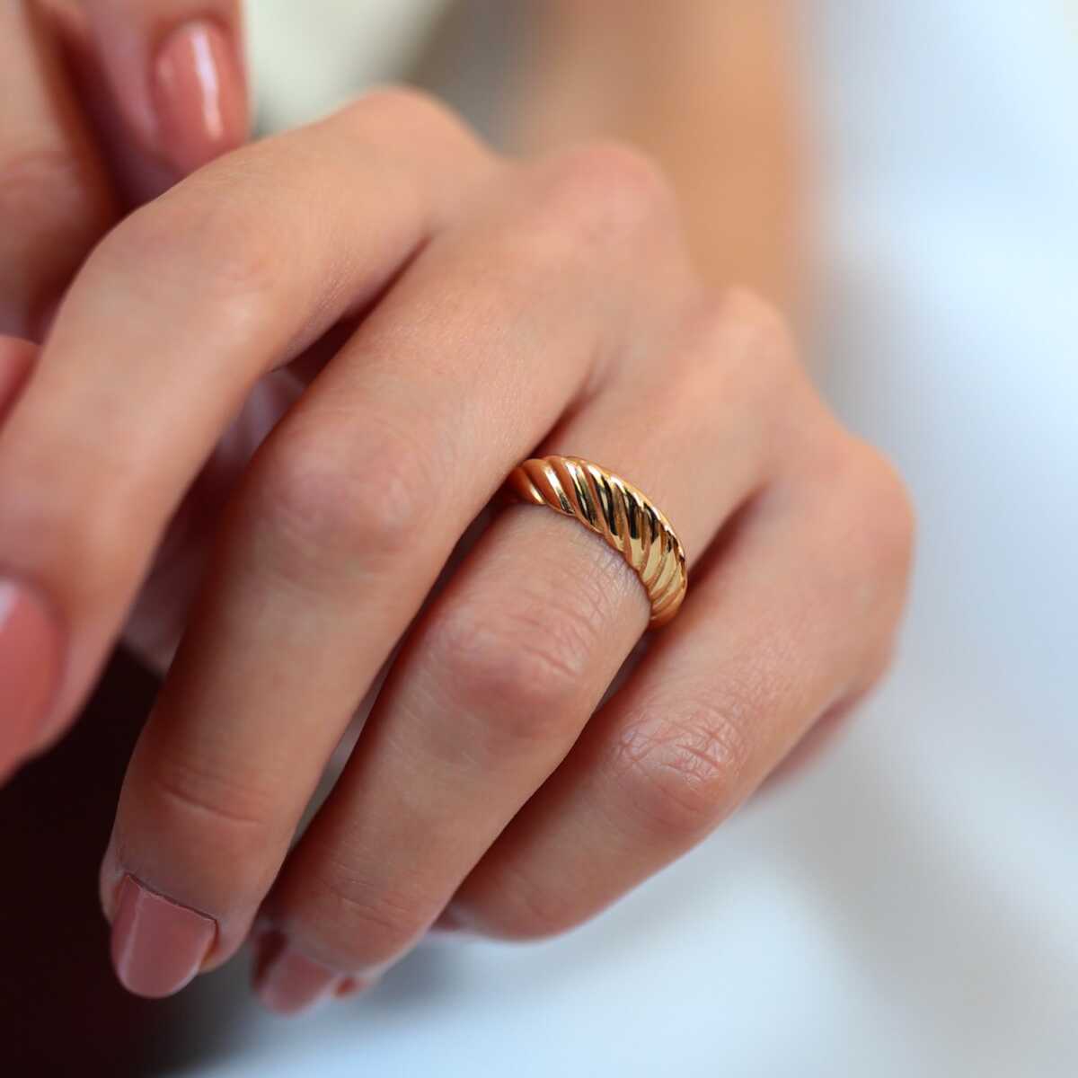 14k Gold Croissant Ring