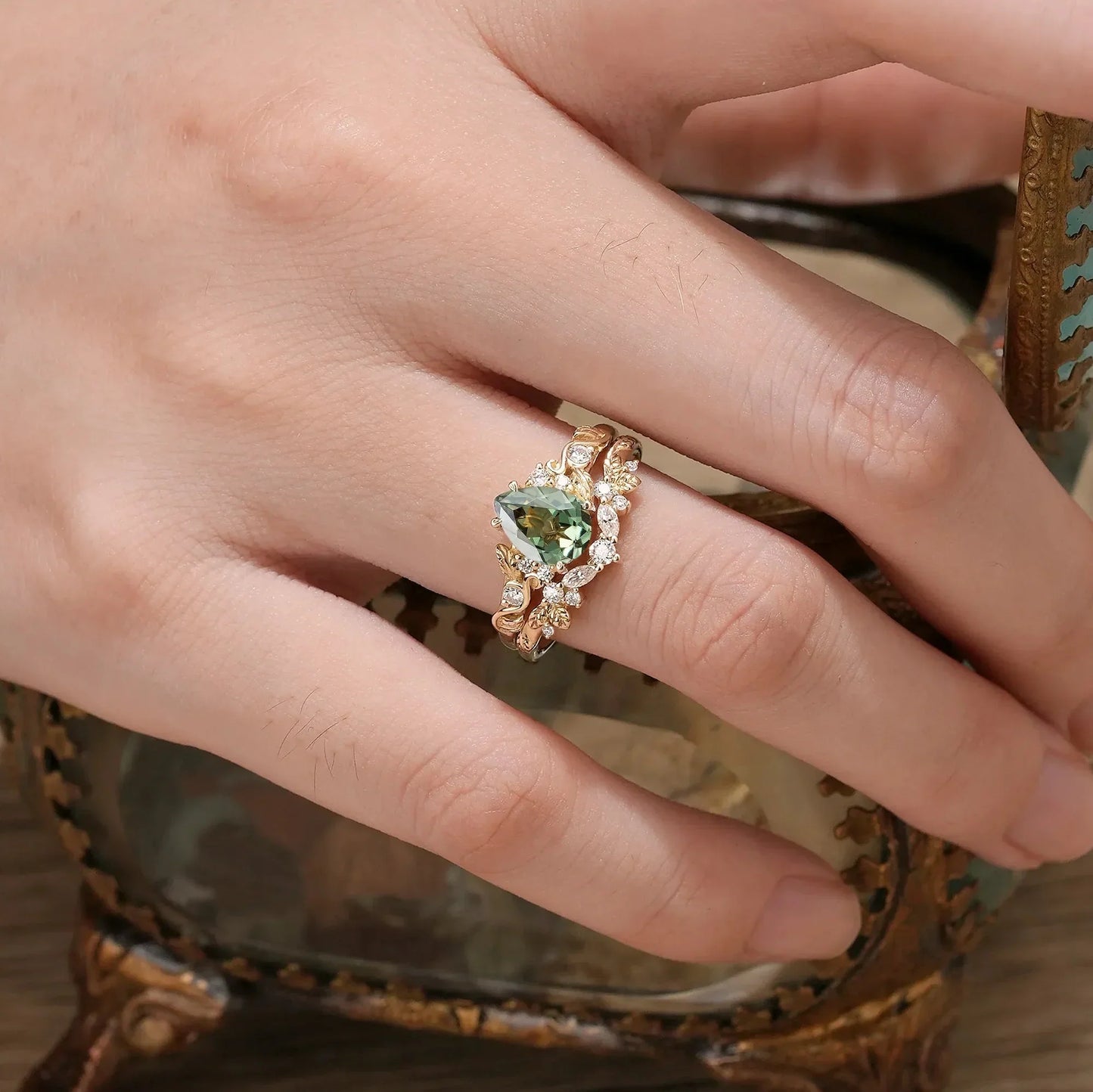 Sylvie’s Vine | 1.3CT Vintage Green Sapphire & Leaf Bridal Set 2pcs