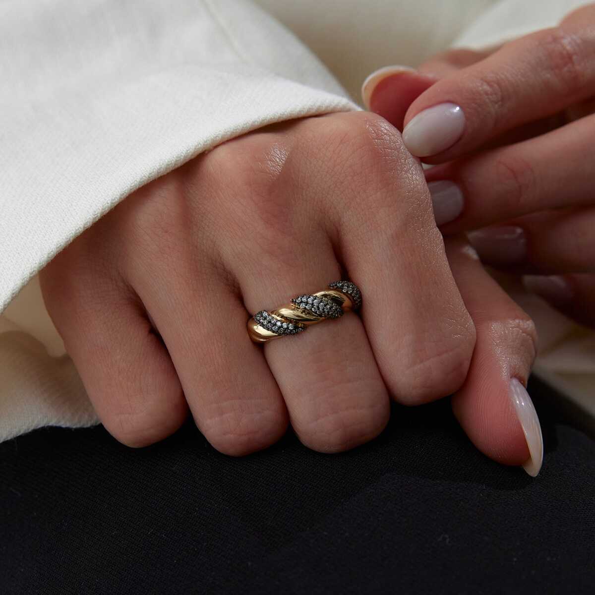 Croissant Ring in 14k Gold