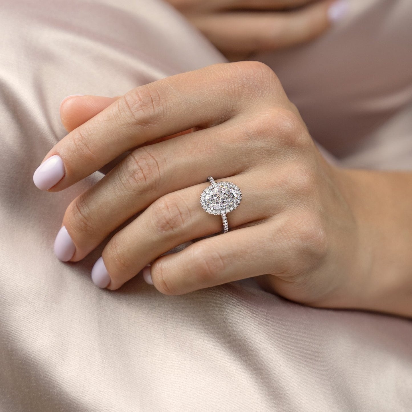 Elegant Solarii Moissanite 2.0ct Oval Cut 925 Sterling Silver Halo Design Engagement Ring