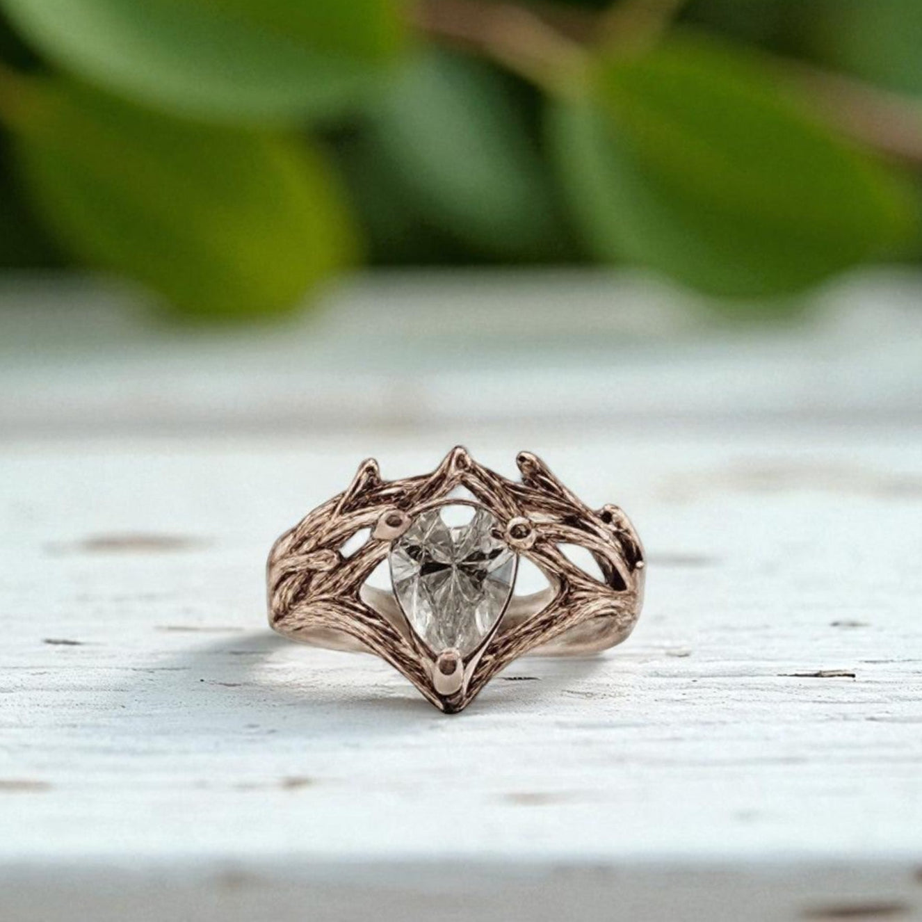 Pear-shaped Moissanite Solid Gold Ring