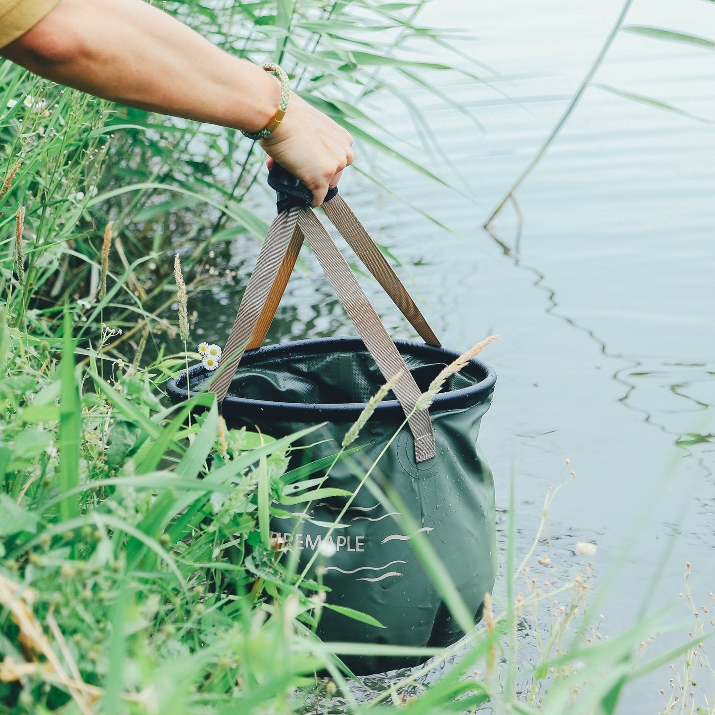 Ripple Folding Bucket