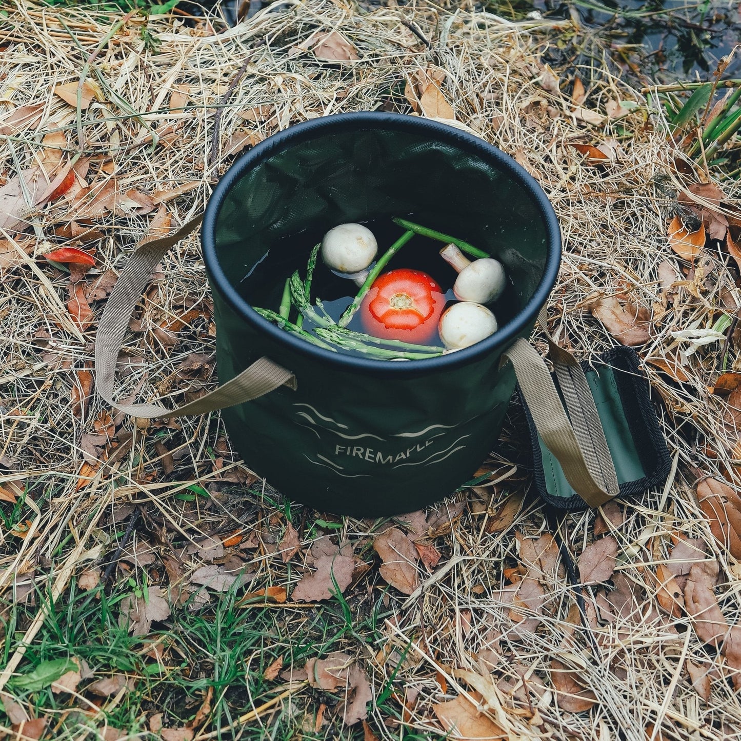Ripple Folding Bucket