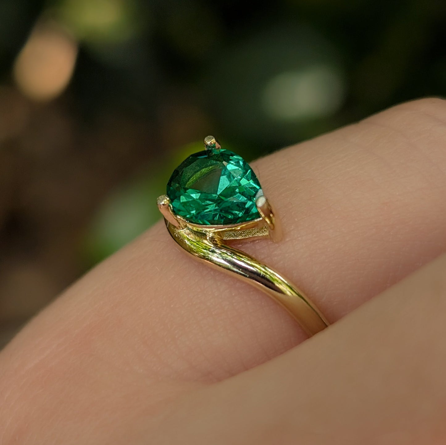Sideways Emerald Teardrop Ring