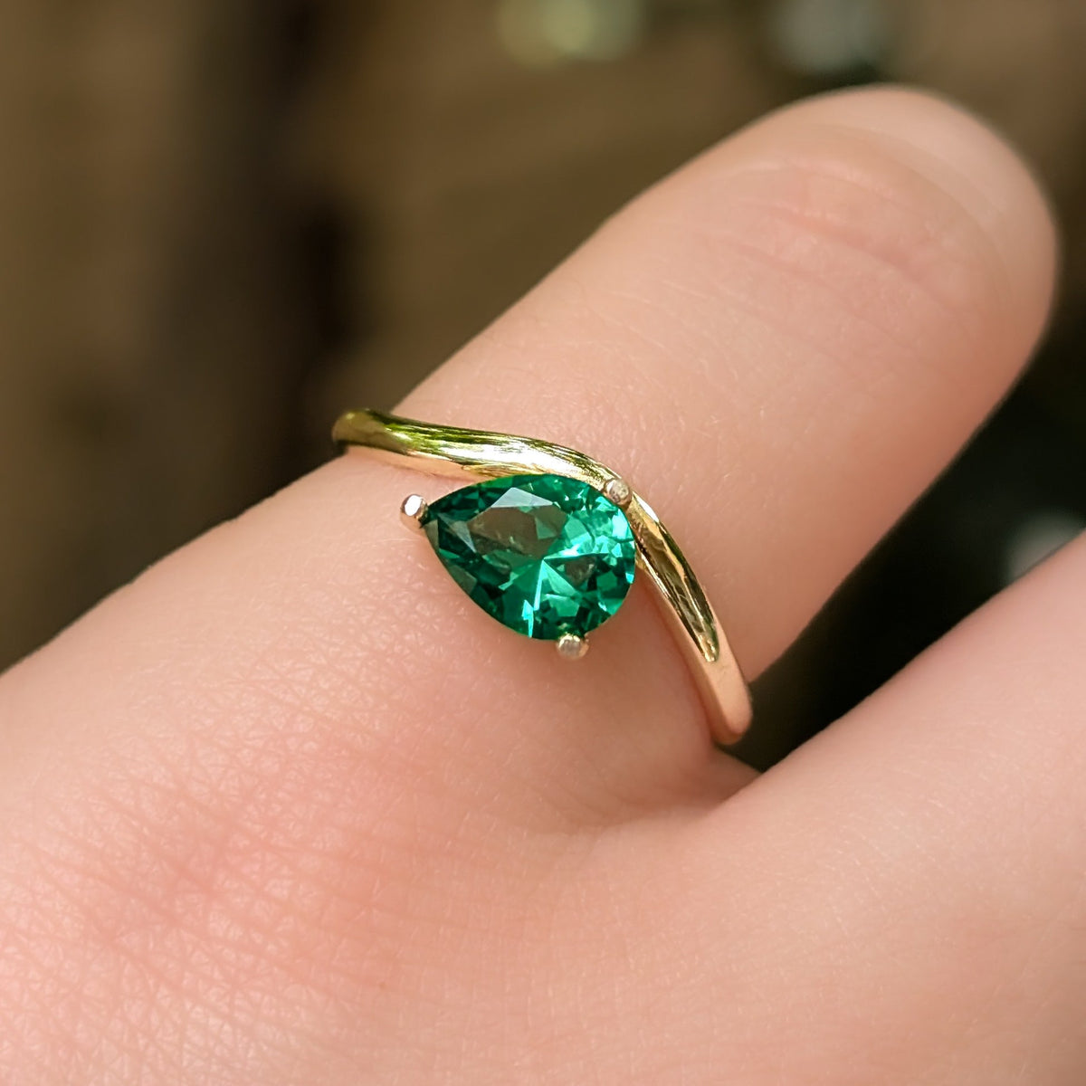 Sideways Emerald Teardrop Ring
