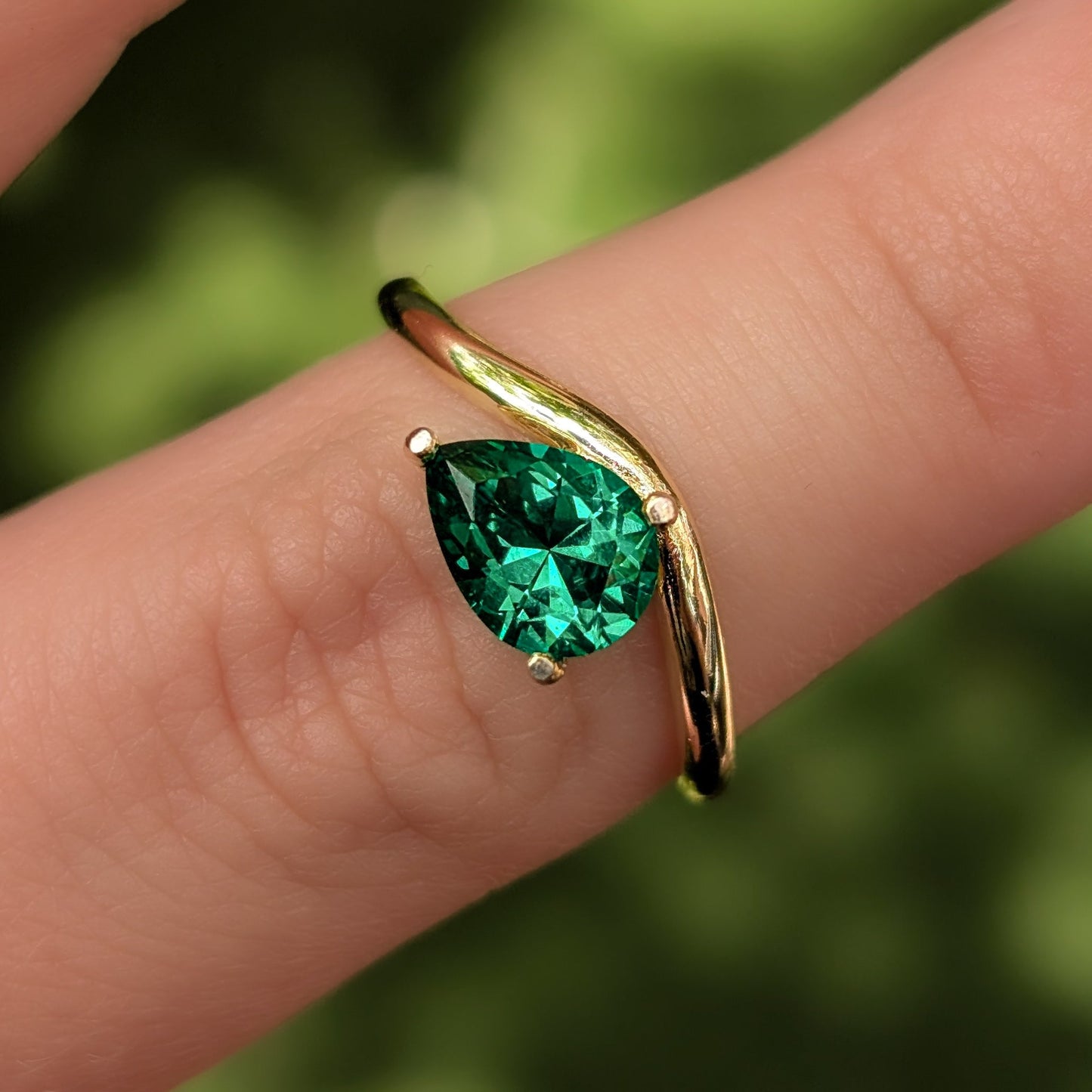 Sideways Emerald Teardrop Ring