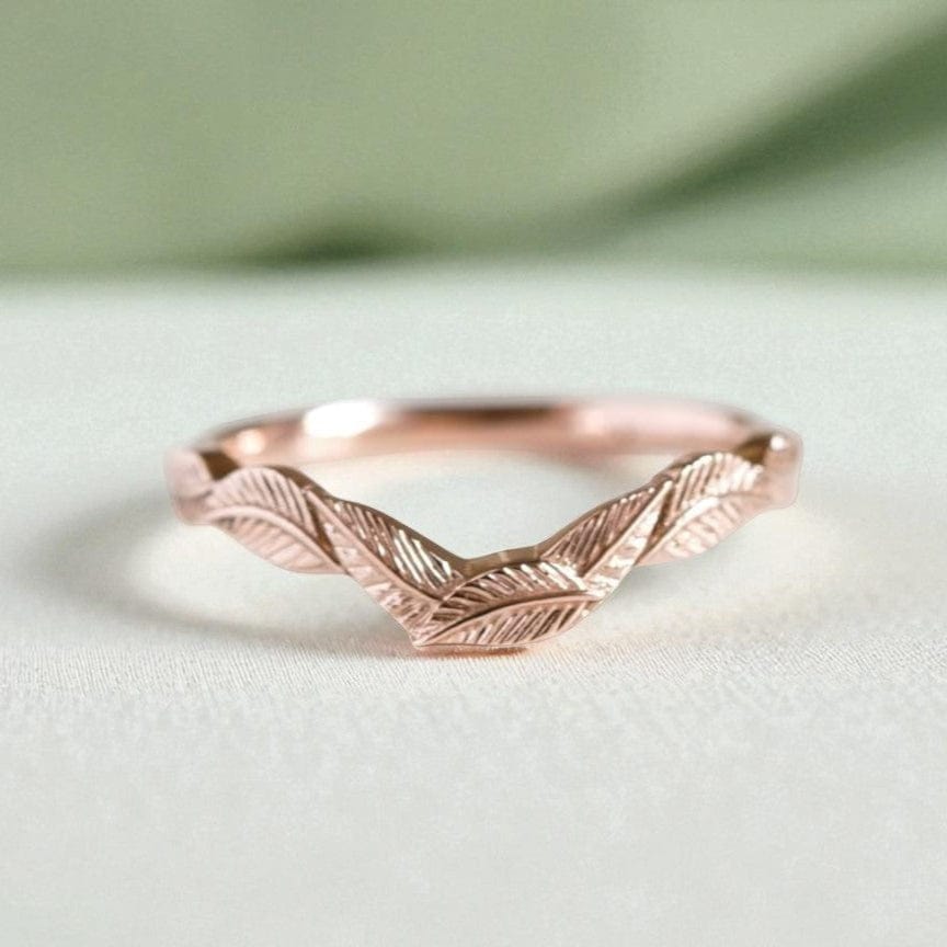 Curved leaf wedding ring