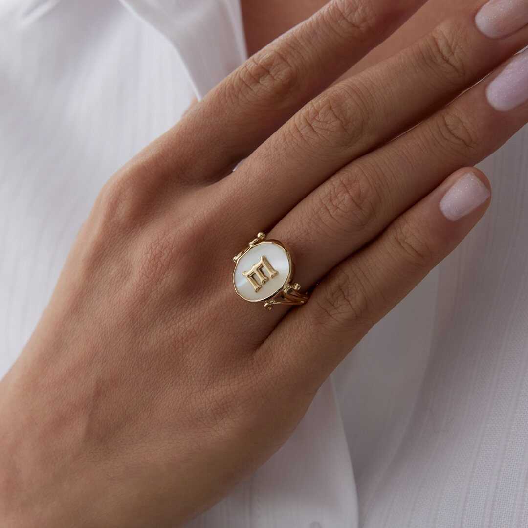 Pearl Vintage Letter Ring