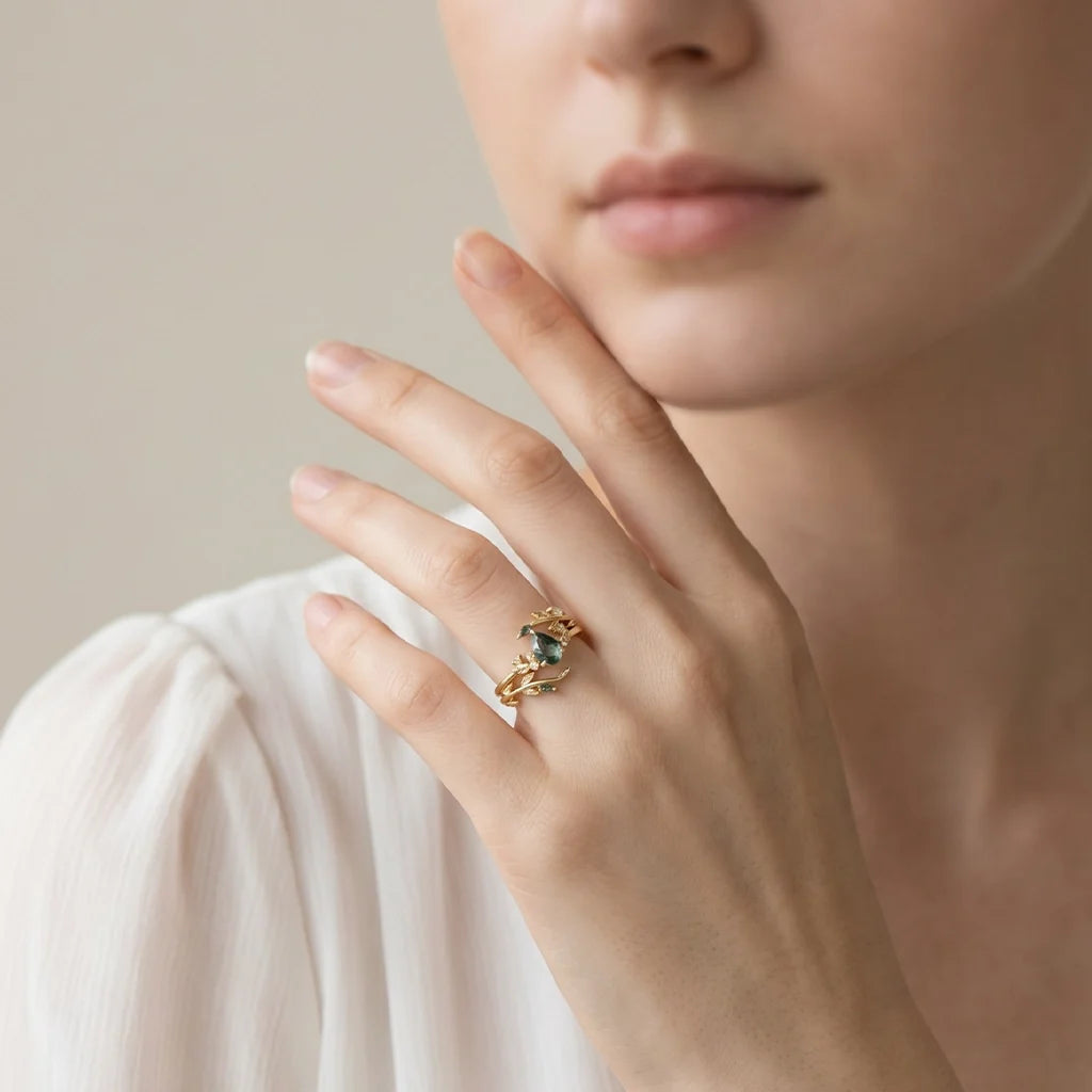Daphne‘s Verdure | Pear Cut Moss Agate Foliage Bridal Duo