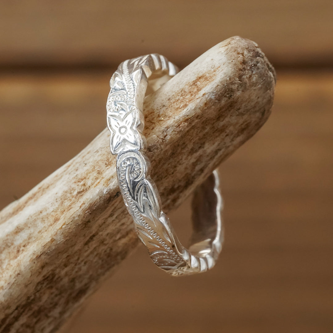 The Grand Kenai Silver Falls Wedding Set