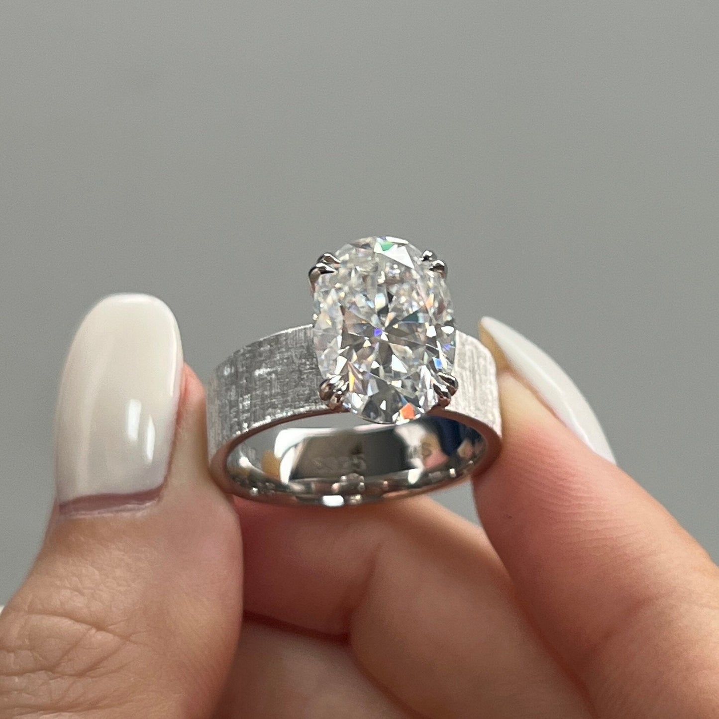 Wide Band Oval Vintage-Inspired Ring in Sterling Silver