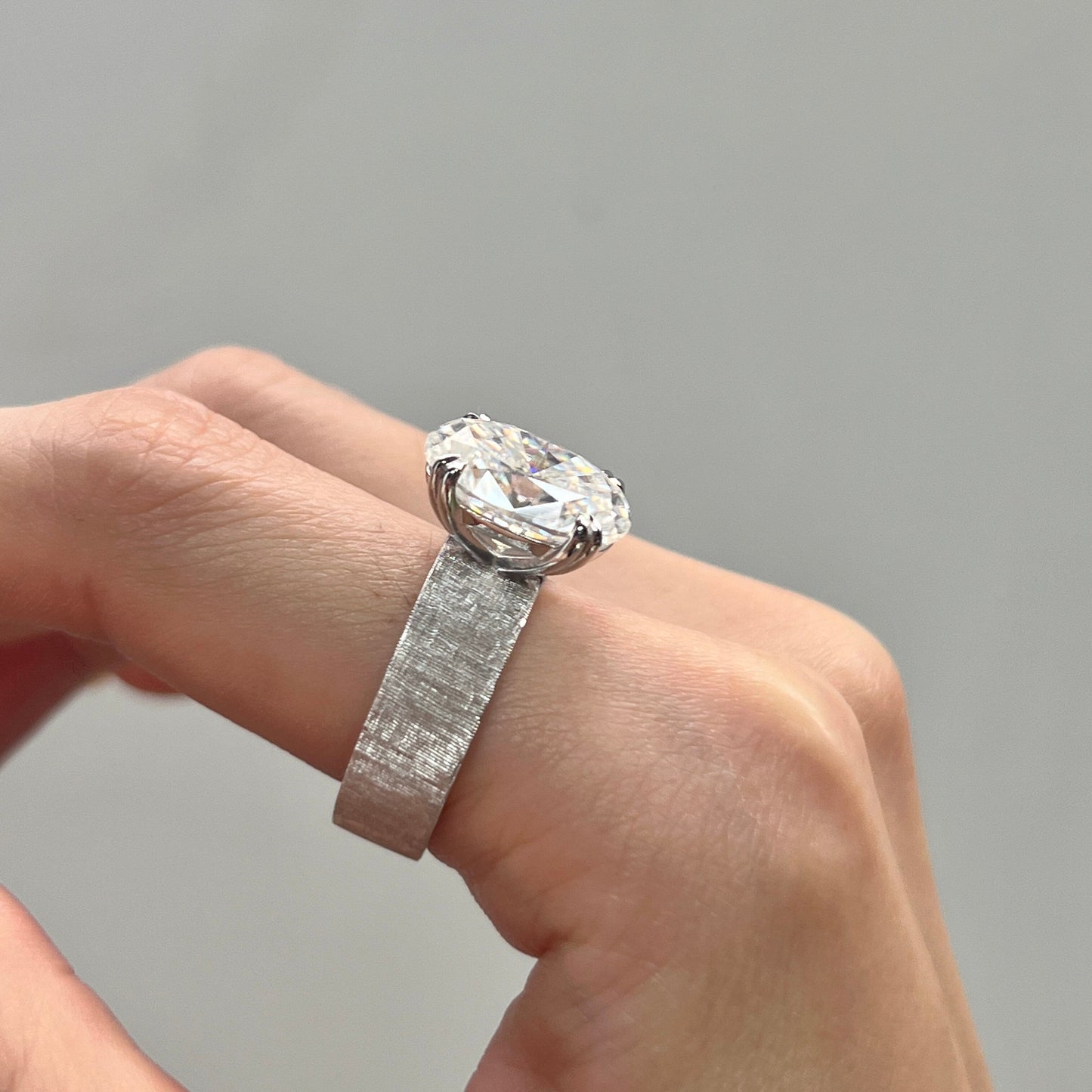 Wide Band Oval Vintage-Inspired Ring in Sterling Silver