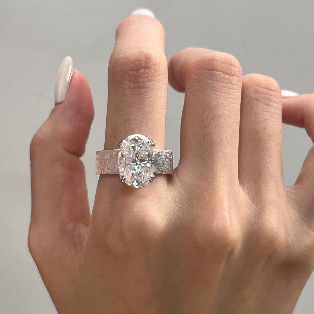 Wide Band Oval Vintage-Inspired Ring in Sterling Silver