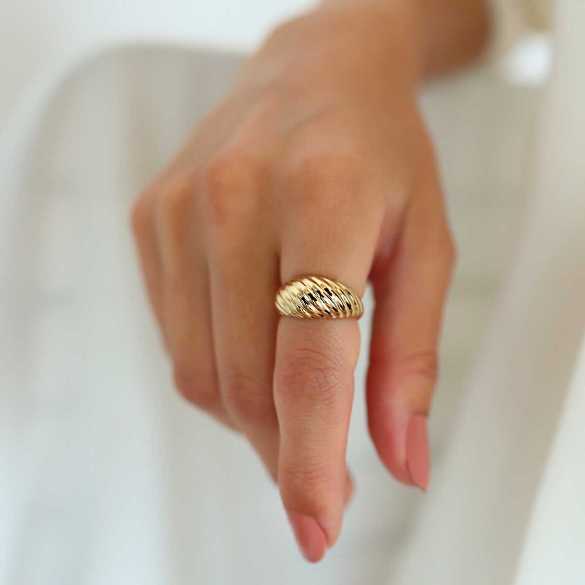 14k Gold Croissant Ring