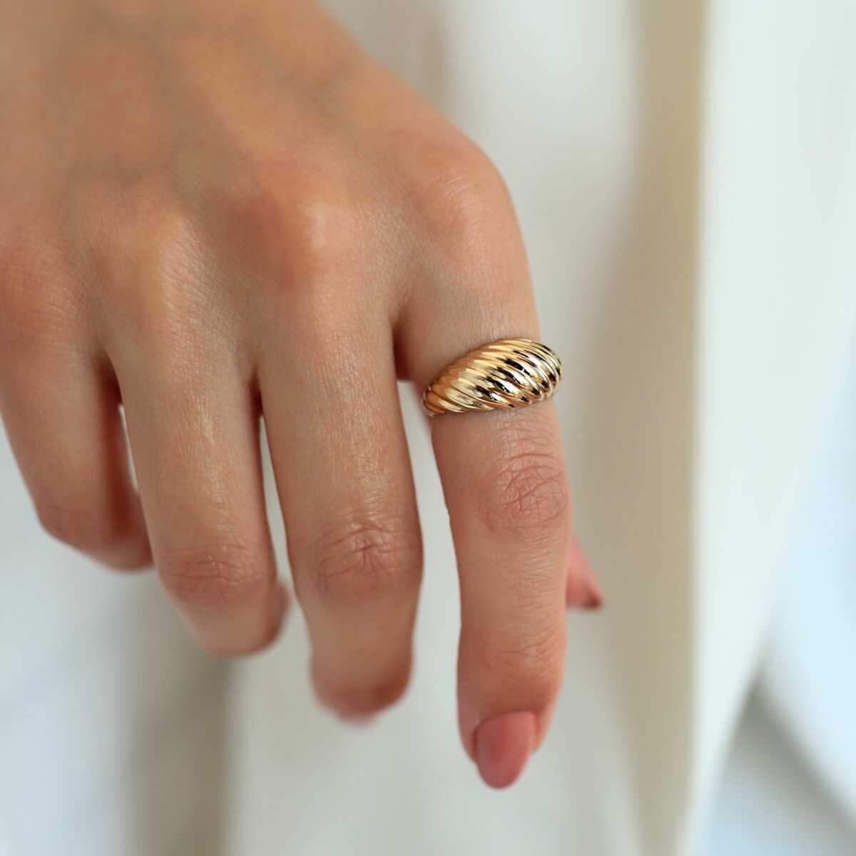 14k Gold Croissant Ring