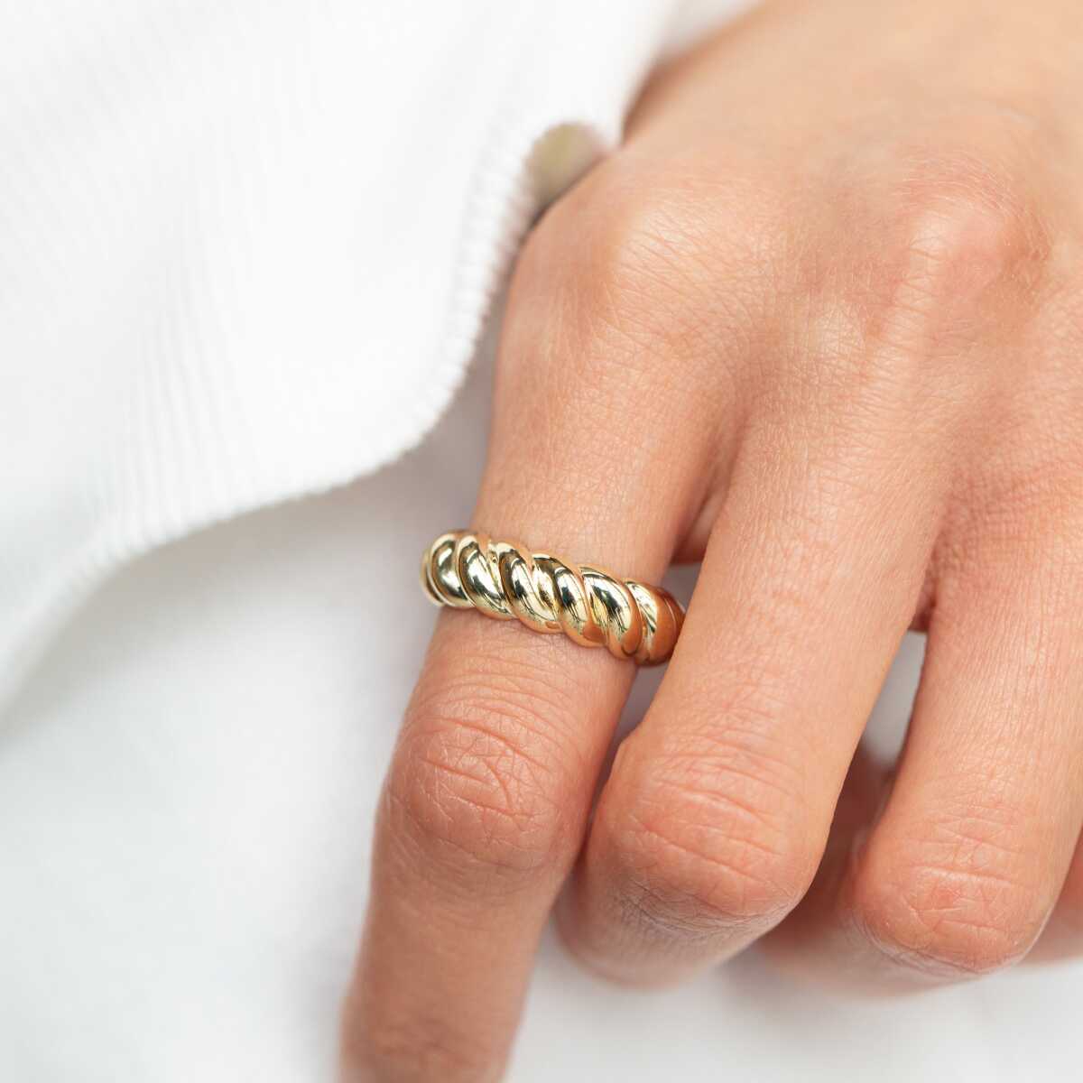 Croissant Ring 14k Gold