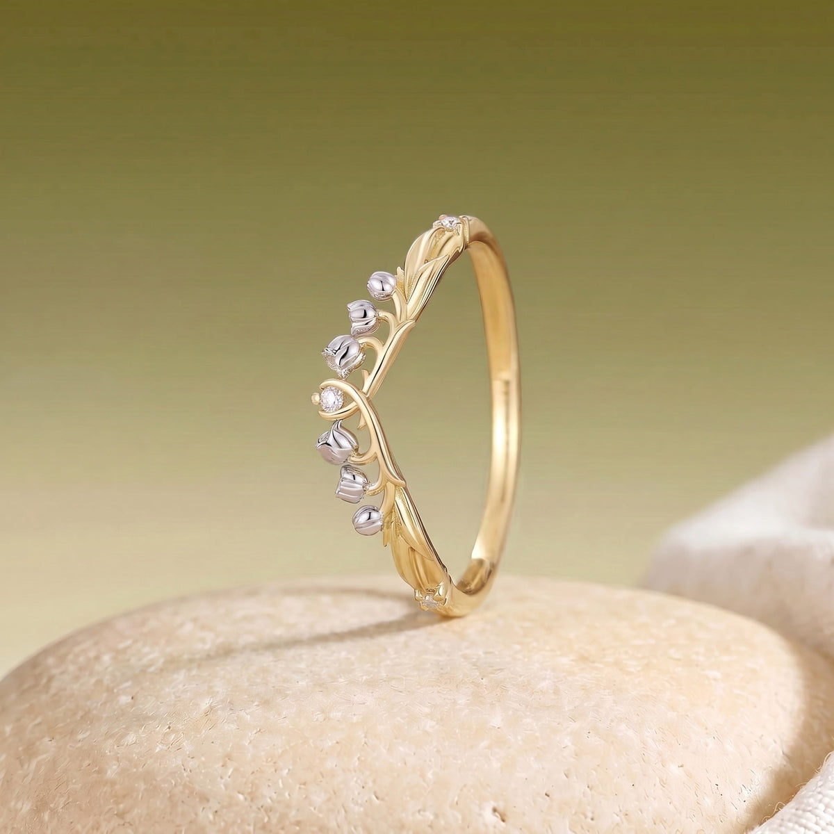 Nature-Inspired Lily Flower Two-Tone Curved Moissanite Wedding Band