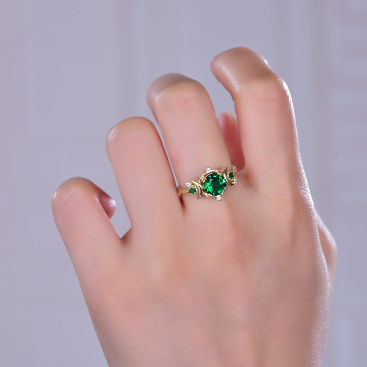 Vintage Round Emerald Crescent Ring 14K Gold