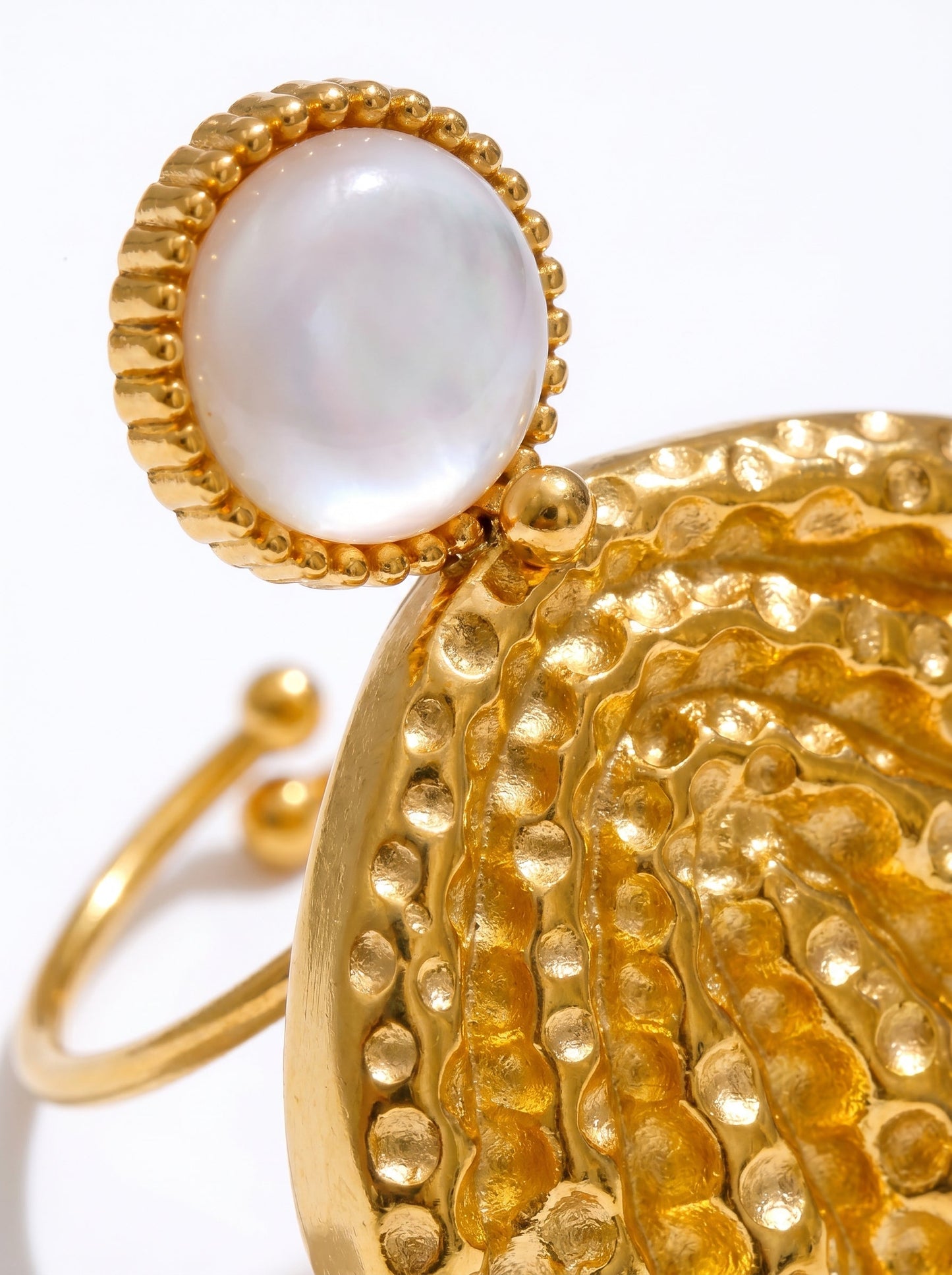 Bague Naïs | Coquillage Martelé Nacre & Or 18k Ajustable – Univers Aquatique