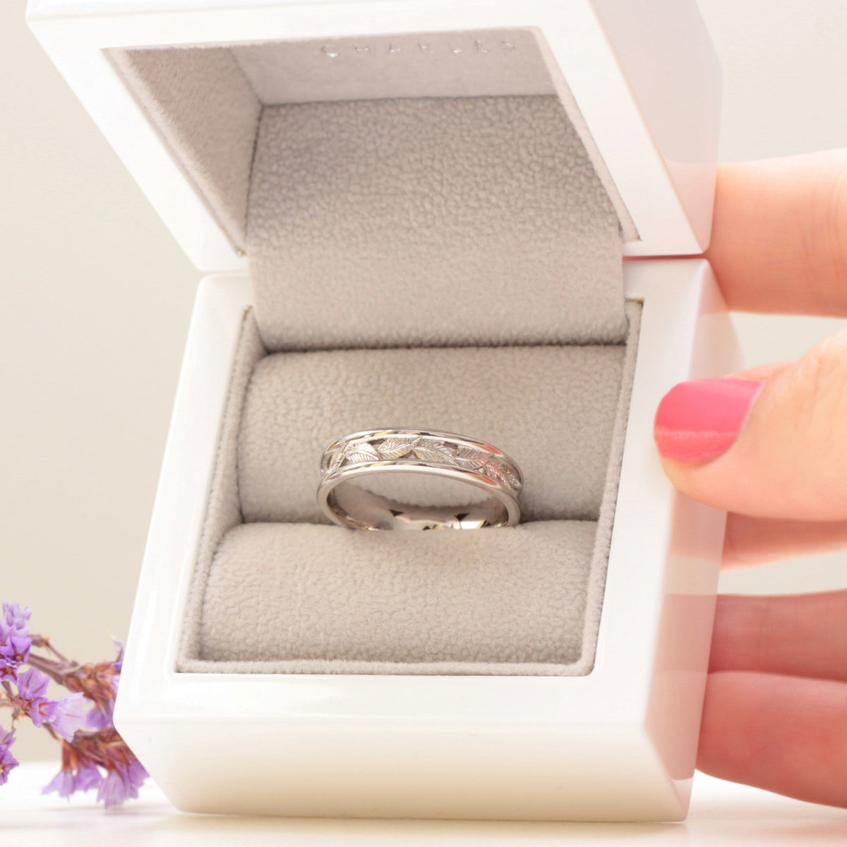 Gents Eternity Leaf Wedding Ring